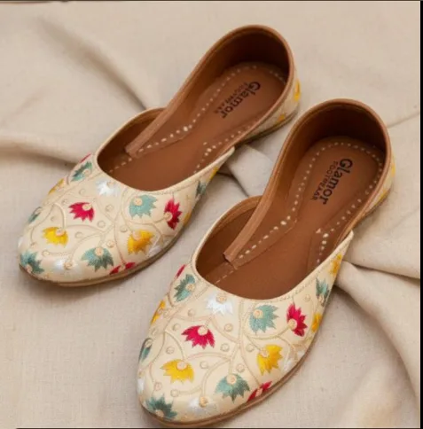 Glamor Footwear juttis, a type of traditional Indian flat shoes