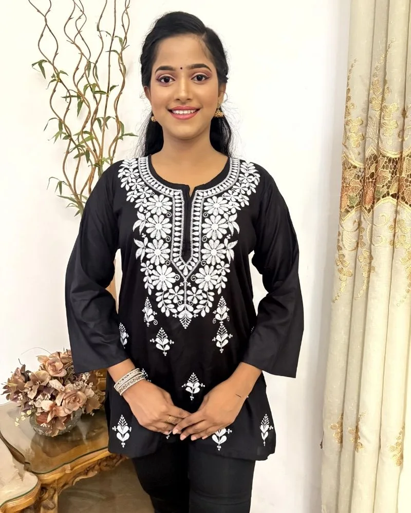 Thread Embroider Short Top